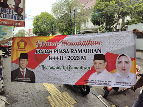 Spanduk Flexi Cina